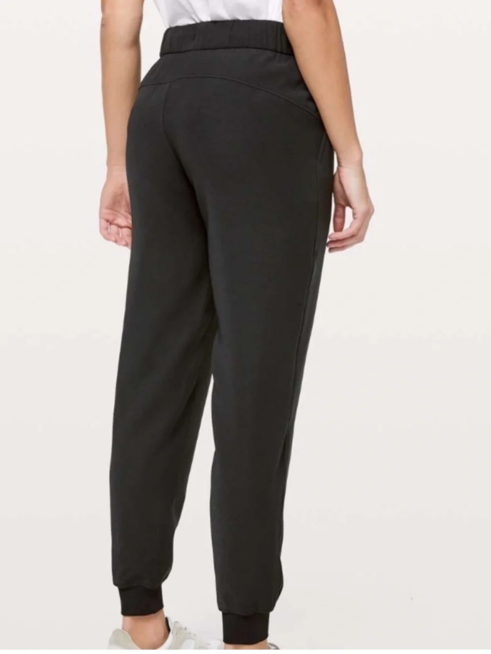 Lululemon On The Fly Jogger Black Size 4